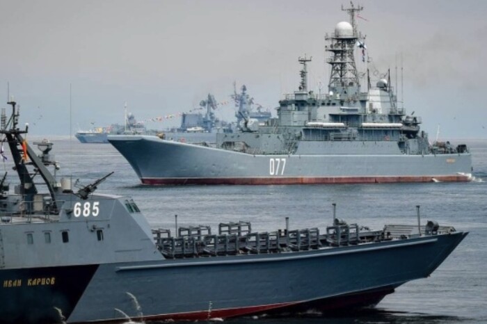РФ вывела из Крыма часть флота и вряд ли пойдет на новую торговую блокаду – британская разведка РФ вывела из Крыма часть флота и вряд ли пойдет на новую торговую блокаду – британская разведка