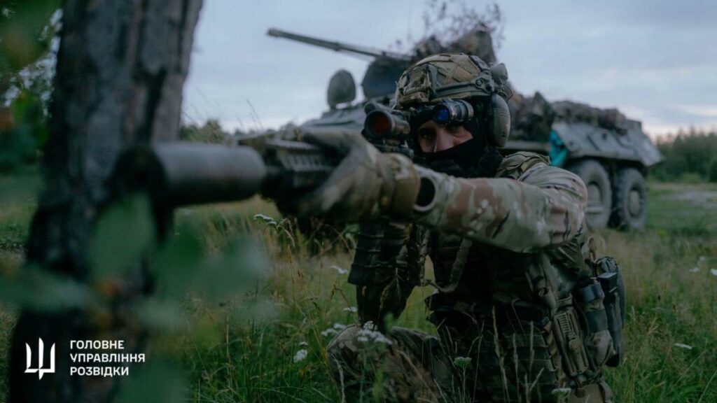 Під час ворожого штурму розвідники ГУР знищили російський танк (ВІДЕО) Під час ворожого штурму розвідники ГУР знищили російський танк (ВІДЕО)