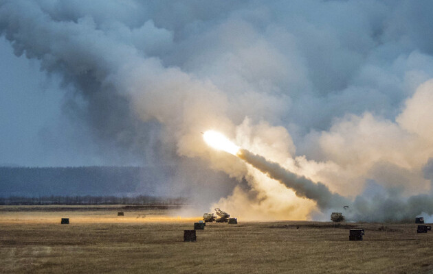 Украина впервые получила кассетные ракеты для MLRS. Почему это оружие является ключевым для ВСУ