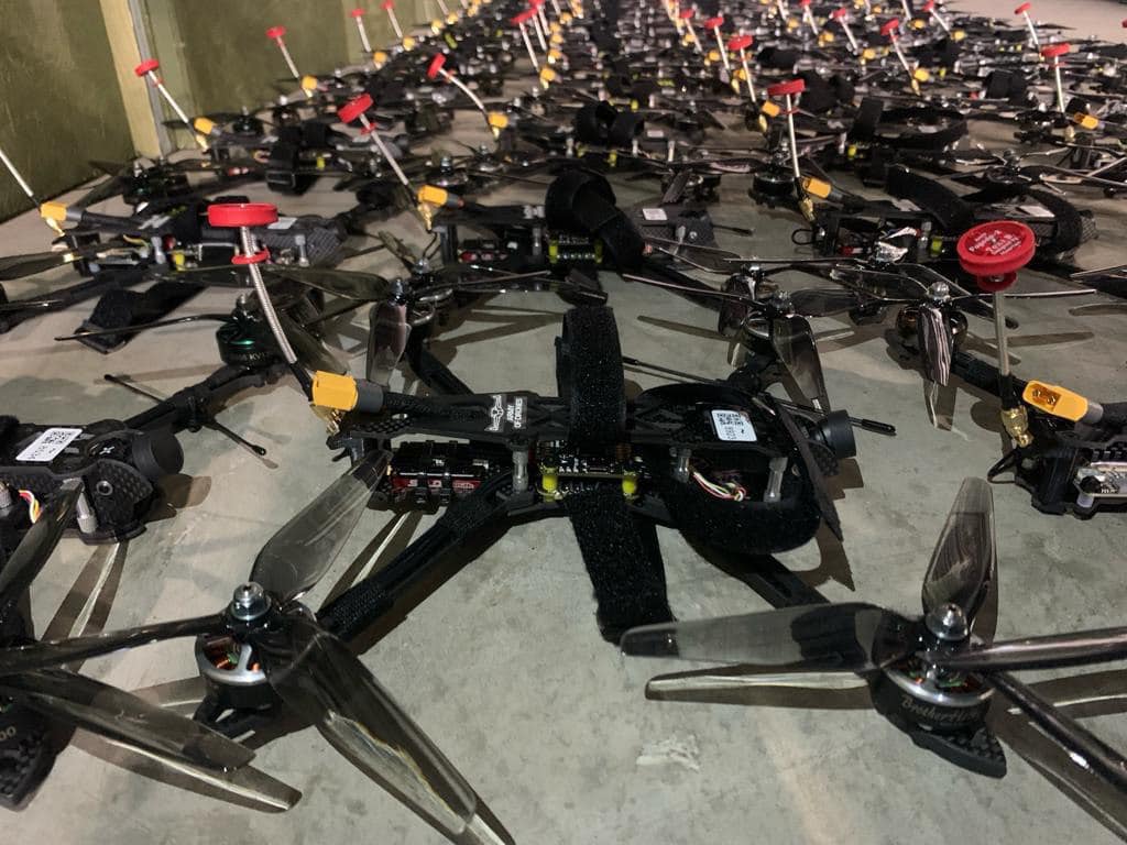 Від “Армії дронів” передали 1 500 українських FPV-дронів Shrike на Донецький напрямок – Федоров Від “Армії дронів” передали 1 500 українських FPV-дронів Shrike на Донецький напрямок – Федоров