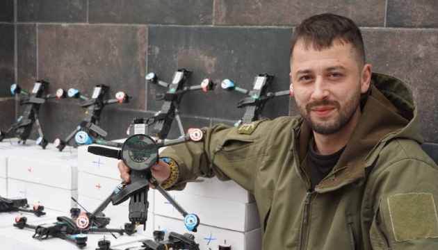 Перші 3 000 дронів від проєкту «Єдність» передали військовим Перші 3 000 дронів від проєкту «Єдність» передали військовим