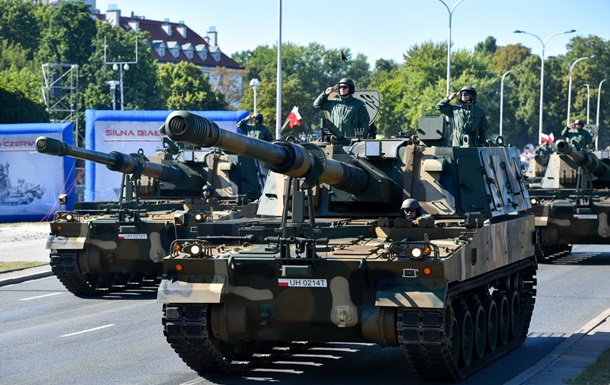 Польша передала Украине 18 самоходных гаубиц Krab Польша передала Украине 18 самоходных гаубиц Krab