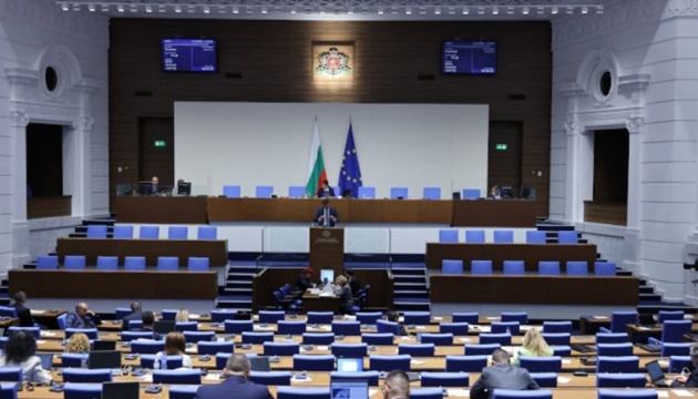 Парламент Болгарии преодолел вето президента на БТР для Украины