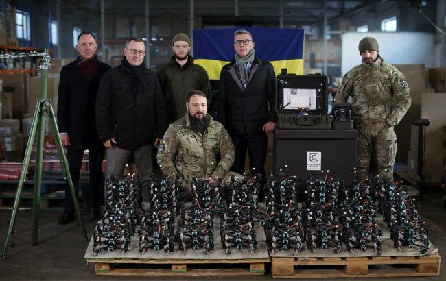 Укртелеком передав військовим чергову партію дронів Укртелеком передав військовим чергову партію дронів