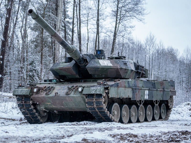 В Литве отремонтировали первые танки Leopard 2, поврежденные в ходе войны в Украине. Вскоре их вернут на фронт