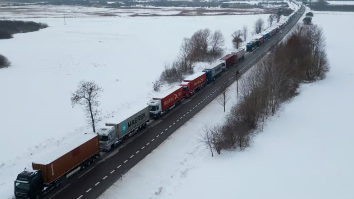 Забастовка перевозчиков: в очередях на въезд в Украину почти 4 000 грузовиков