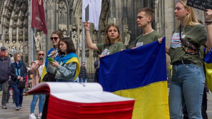 Книга на 6000 страниц и полцентнера веса: в США исследовали судьбы тысяч похищенных Россией украинских детей Книга на 6000 страниц и полцентнера веса: в США исследовали судьбы тысяч похищенных Россией украинских детей