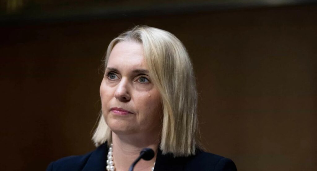 Посол США закликала допомогти Україні зупинити путіна