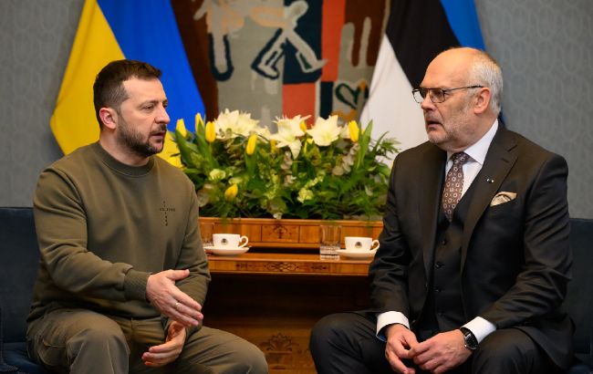 Владимир Зеленский о встрече с президентом Эстонии: обсудили ситуацию на поле боя и военные перспективы Владимир Зеленский о встрече с президентом Эстонии: обсудили ситуацию на поле боя и военные перспективы