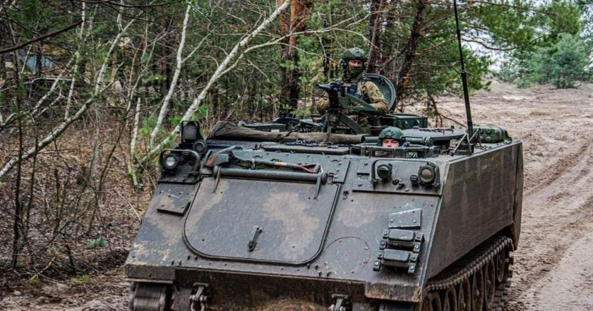 Генштаб ЗСУ: війська рф наступають на семи напрямках, сталося 94 бойові зіткнення, головні удари ворог наносив біля Авдіївки та Мар’їнки Генштаб ЗСУ: війська рф наступають на семи напрямках, сталося 94 бойові зіткнення, головні удари ворог наносив біля Авдіївки та Мар’їнки