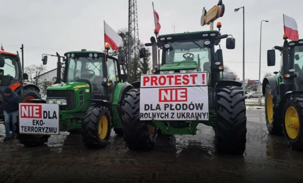 Польські фермери оголосили про нову блокаду кордону з Україною Польські фермери оголосили про нову блокаду кордону з Україною