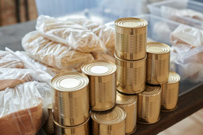 Українські сім’ї можуть отримати гуманітарну допомогу від ще одного фонду: як подати заявку Українські сім’ї можуть отримати гуманітарну допомогу від ще одного фонду: як подати заявку