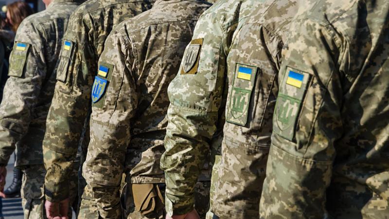 Военное положение и мобилизацию в Украине снова продлили. Зеленский подписал законы Военное положение и мобилизацию в Украине снова продлили. Зеленский подписал законы