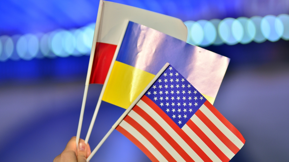 Менше українців стали вважати США та Польщу дружніми країнами – опитування Менше українців стали вважати США та Польщу дружніми країнами – опитування