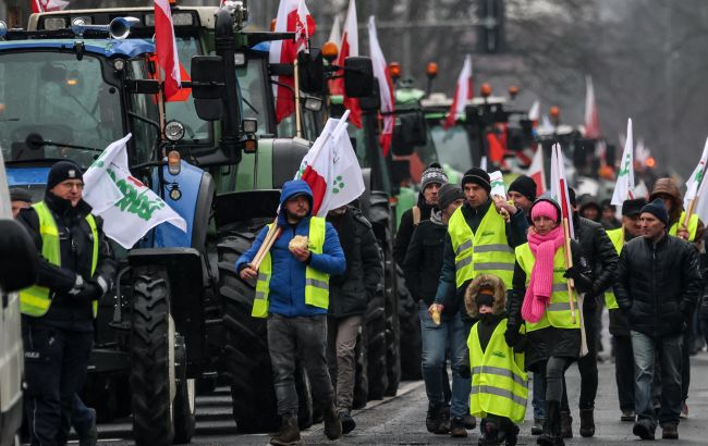 Польские перевозчики планируют 1 марта возобновить протесты на границе с Украиной Польские перевозчики планируют 1 марта возобновить протесты на границе с Украиной