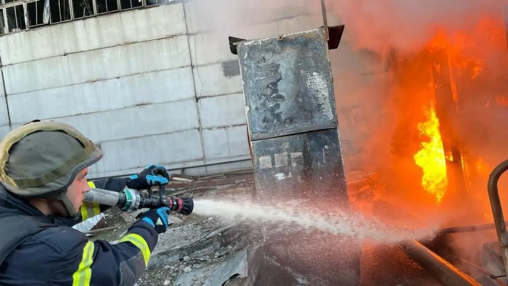 Третя масована атака на енергосистему за місяць: пошкоджені газосховища, ТЕС, підстанції