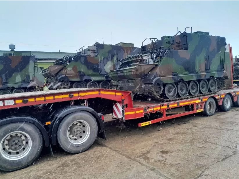 Литва передала Украине новую партию командно-штабных бронемашин M577