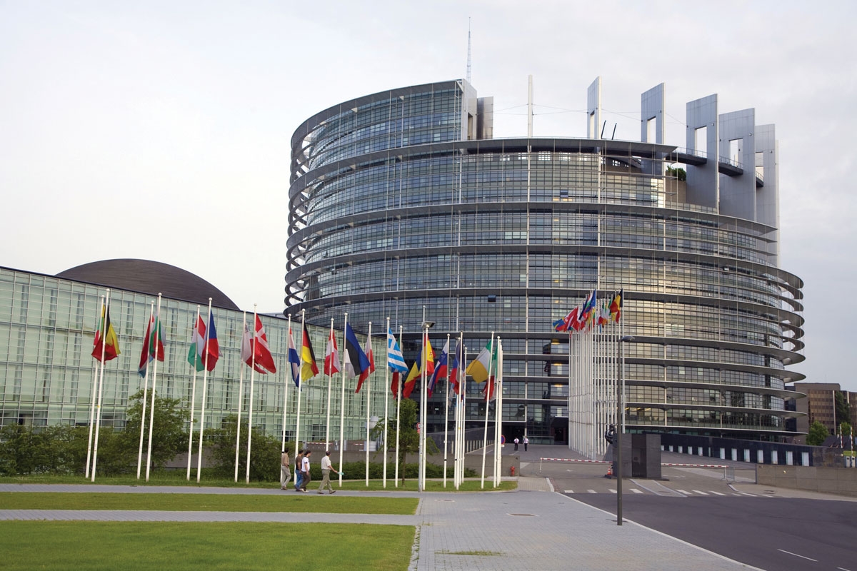 Европарламент назвал «выборы» в РФ фарсом. ЕС не должен признавать Путина легитимным президентом