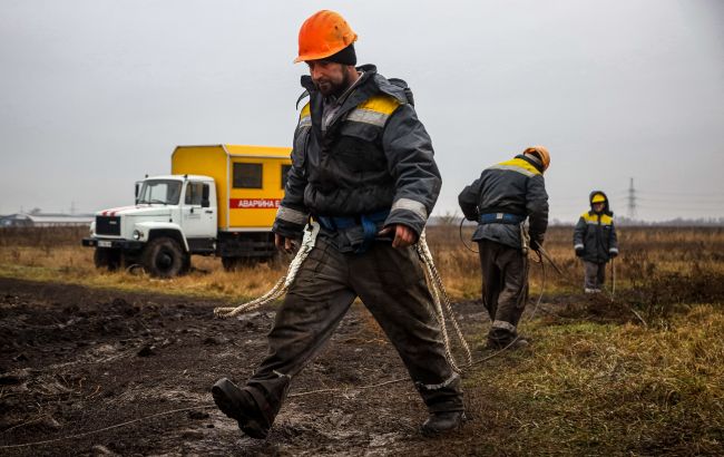 По всій Україні сьогодні можуть запровадити графіки відключення світла: названо піковий час По всій Україні сьогодні можуть запровадити графіки відключення світла: названо піковий час