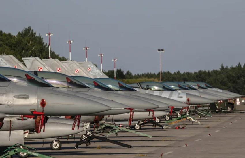 Чехия передала Украине первый тренажёр истребителя F-16 (ВИДЕО)