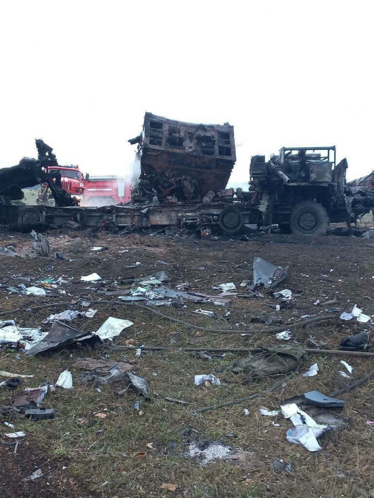 На аеродромі «Бельбек» знищено два МіГ-31 та склад з паливом, а у Вишневому – С-400. Також є втрати серед окупантів – ЗМІ На аеродромі «Бельбек» знищено два МіГ-31 та склад з паливом, а у Вишневому – С-400. Також є втрати серед окупантів – ЗМІ