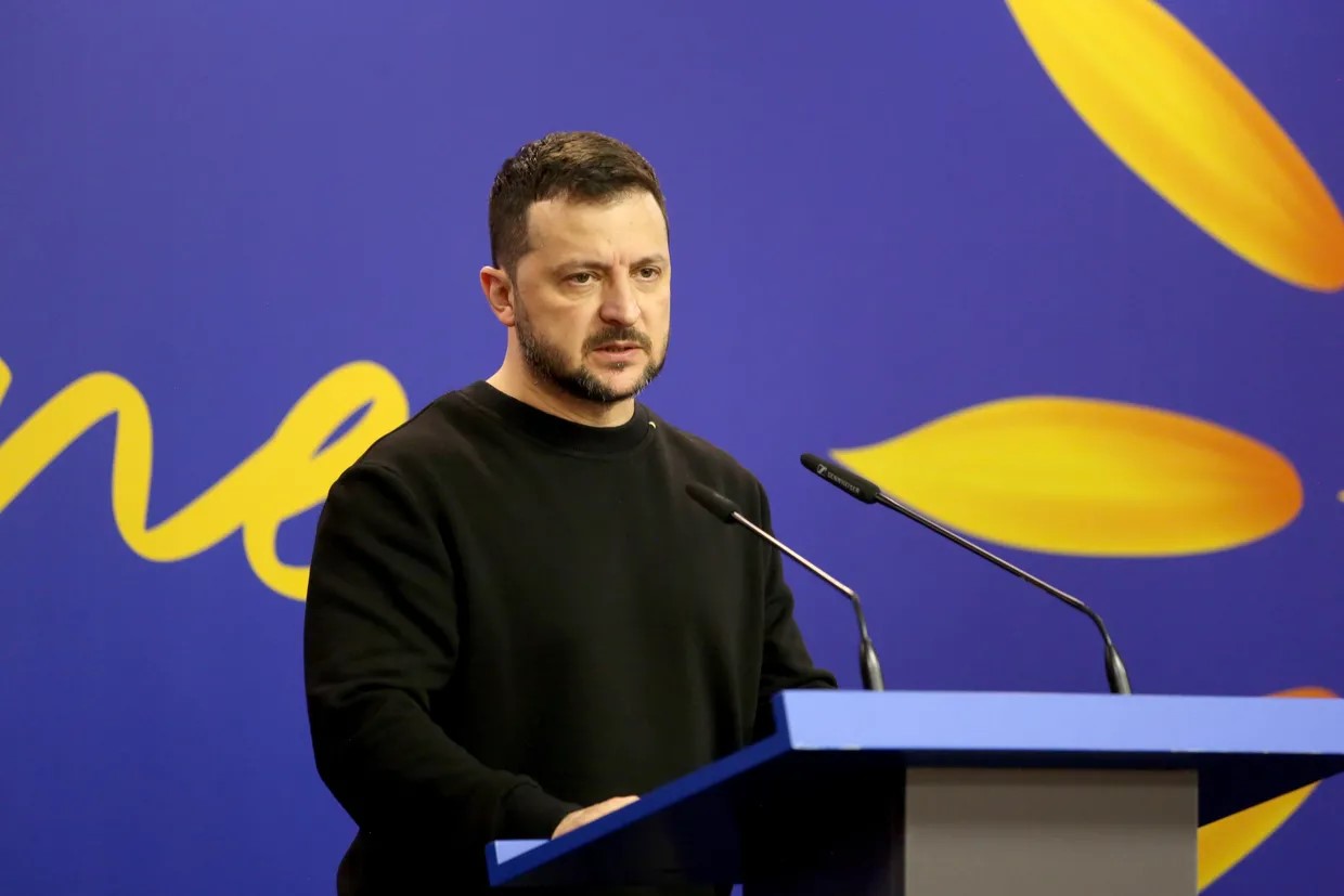Фронт, оружие, кадровые ротации и мир. Главные заявления из встречи Зеленского со СМИ Фронт, оружие, кадровые ротации и мир. Главные заявления из встречи Зеленского со СМИ