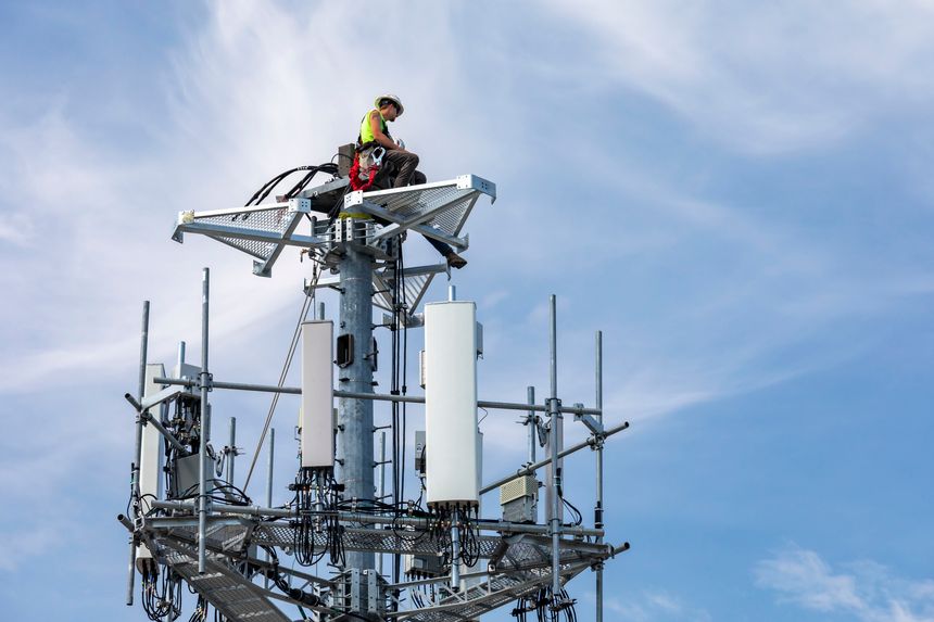 Глава Мінцифри Михайло Федоров повідомив про успішне тестування 5G в Україні Глава Мінцифри Михайло Федоров повідомив про успішне тестування 5G в Україні
