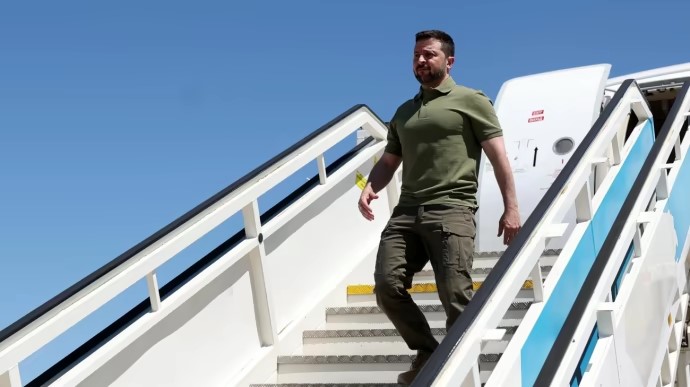 Зеленський прибув у Швецію підписувати одразу 3 безпекові угоди Зеленський прибув у Швецію підписувати одразу 3 безпекові угоди