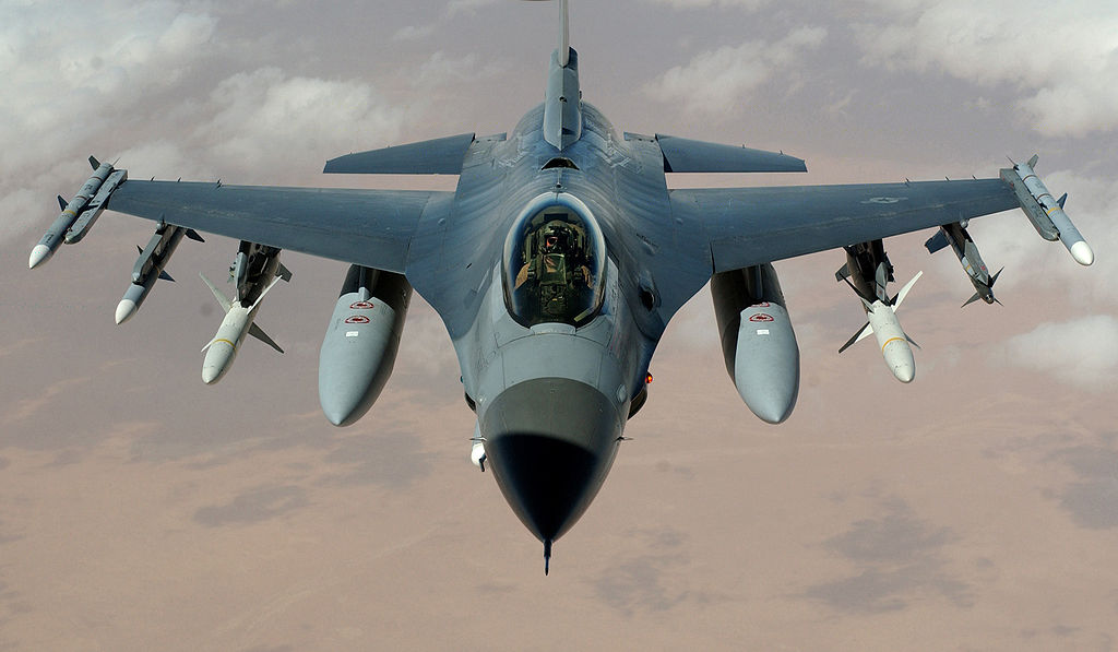 Авиакатастрофа украинского F-16. Среди версий — «дружественный огонь» и техническая неисправность самолета — Голос Америки