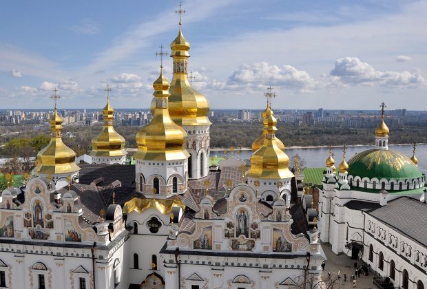 Владимир Зеленский подписал закон о запрете деятельности в Украине религиозных организаций, связанных с Россией