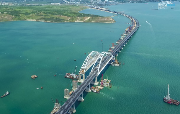 Оккупанты строят неизвестное сооружение для защиты Крымского моста — Плетенчук Оккупанты строят неизвестное сооружение для защиты Крымского моста — Плетенчук