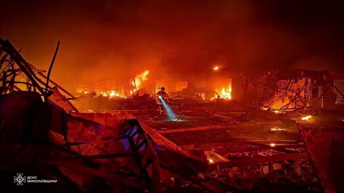 Росіяни вдарили ракетами по Миколаєву: 1 загибла, 23 поранених, пошкоджений об’єкт інфраструктури (ФОТО)