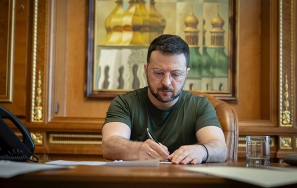 Зеленский подписал закон об ограниченном использовании пальмового масла в продуктах Зеленский подписал закон об ограниченном использовании пальмового масла в продуктах