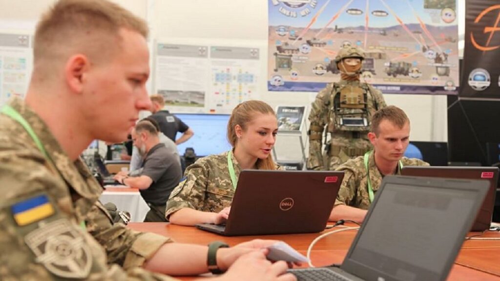 Завдяки військовим IT-підрозділам держава сплачує в чотири рази менше за розробку ПЗ Завдяки військовим IT-підрозділам держава сплачує в чотири рази менше за розробку ПЗ