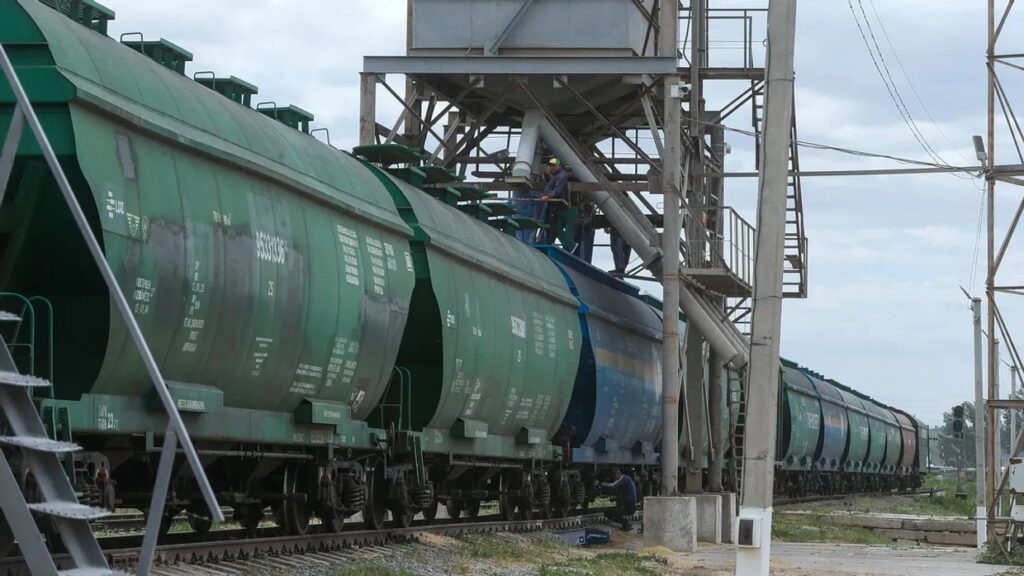 Рекорд року. Український експорт у жовтні досяг $3,8 млрд: список головних товарів Рекорд року. Український експорт у жовтні досяг $3,8 млрд: список головних товарів