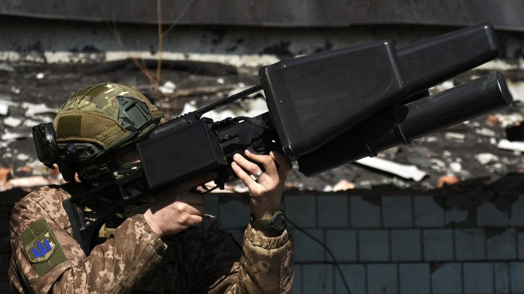 Чому під час повітряних тривог на телефонах змінюється точний час і геолокація. У Генштабі пояснили Чому під час повітряних тривог на телефонах змінюється точний час і геолокація. У Генштабі пояснили