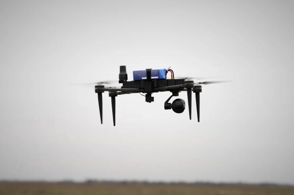 В Україні випробували безпілотники вітчизняного виробництва – аналоги китайського Mavic (ФОТО) В Україні випробували безпілотники вітчизняного виробництва – аналоги китайського Mavic (ФОТО)