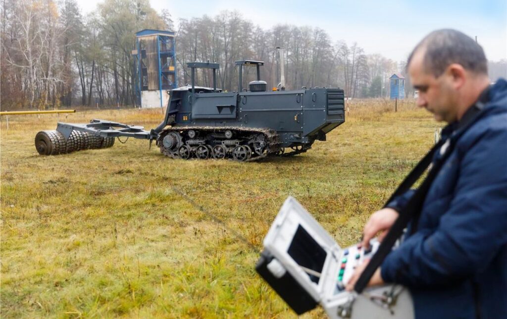 Украина активизирует разминирование для возрождения фермерских земель, разрушенных войной, — Bloomberg Украина активизирует разминирование для возрождения фермерских земель, разрушенных войной, — Bloomberg