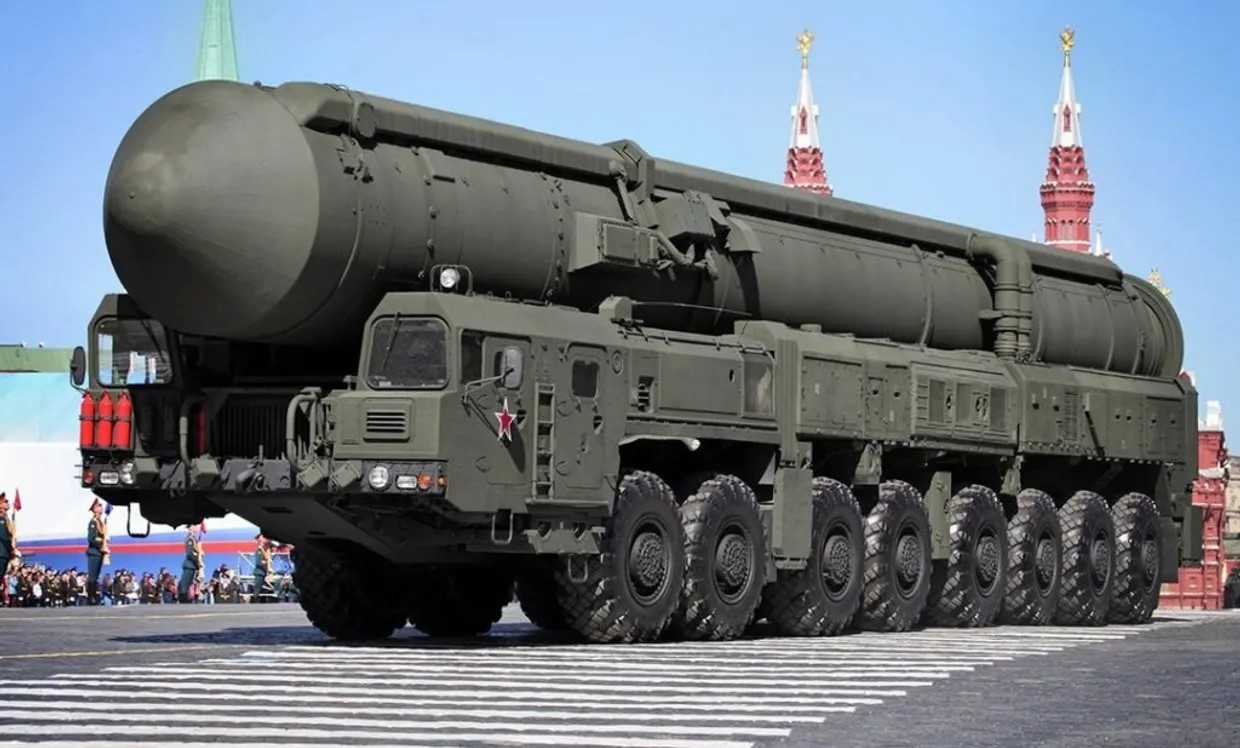 Росія атакувала Дніпро міжконтинентальною ракетою: є пошкодження та поранені