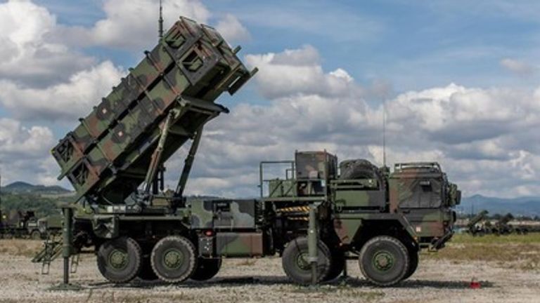 Німеччина передала Україні новий пакет озброєння: IRIS-T, Patriot, танки та інше