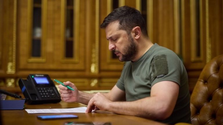 Президент України підписав закон про податкові пільги для благодійників та волонтерів Президент України підписав закон про податкові пільги для благодійників та волонтерів