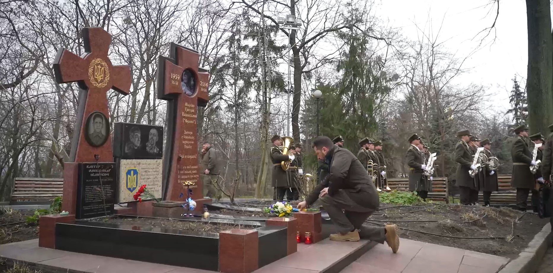 Президент України вшанував пам’ять Героїв Крут та полеглих воїнів Президент України вшанував пам’ять Героїв Крут та полеглих воїнів