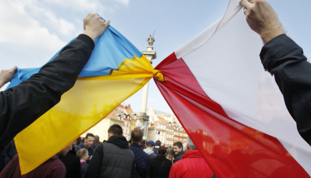Майже 90% поляків виступають за позбавлення українців соціальної допомоги – опитування