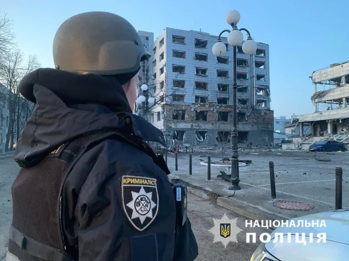 Росія вгатила ракетами по Києву. Є наслідки у трьох районах і загибла людина (ФОТО) Росія вгатила ракетами по Києву. Є наслідки у трьох районах і загибла людина (ФОТО)