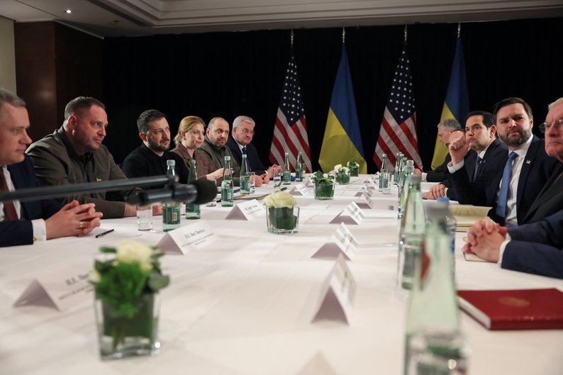 Володимир Зеленський та Джей Ді Венс зробили заяви за підсумками зустрічі на Мюнхенській конференції: головне