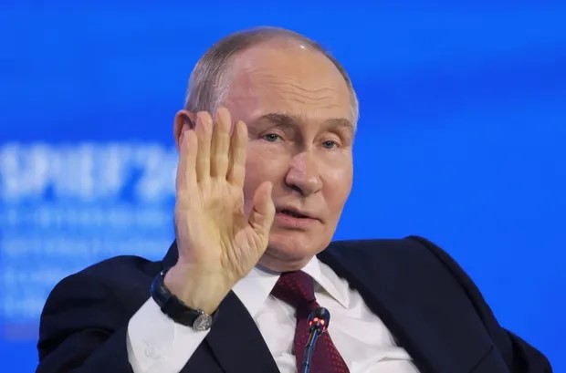 Бере приклад з Трампа: Путін виставив Україні рахунок за ресурси на історичних територіях РФ