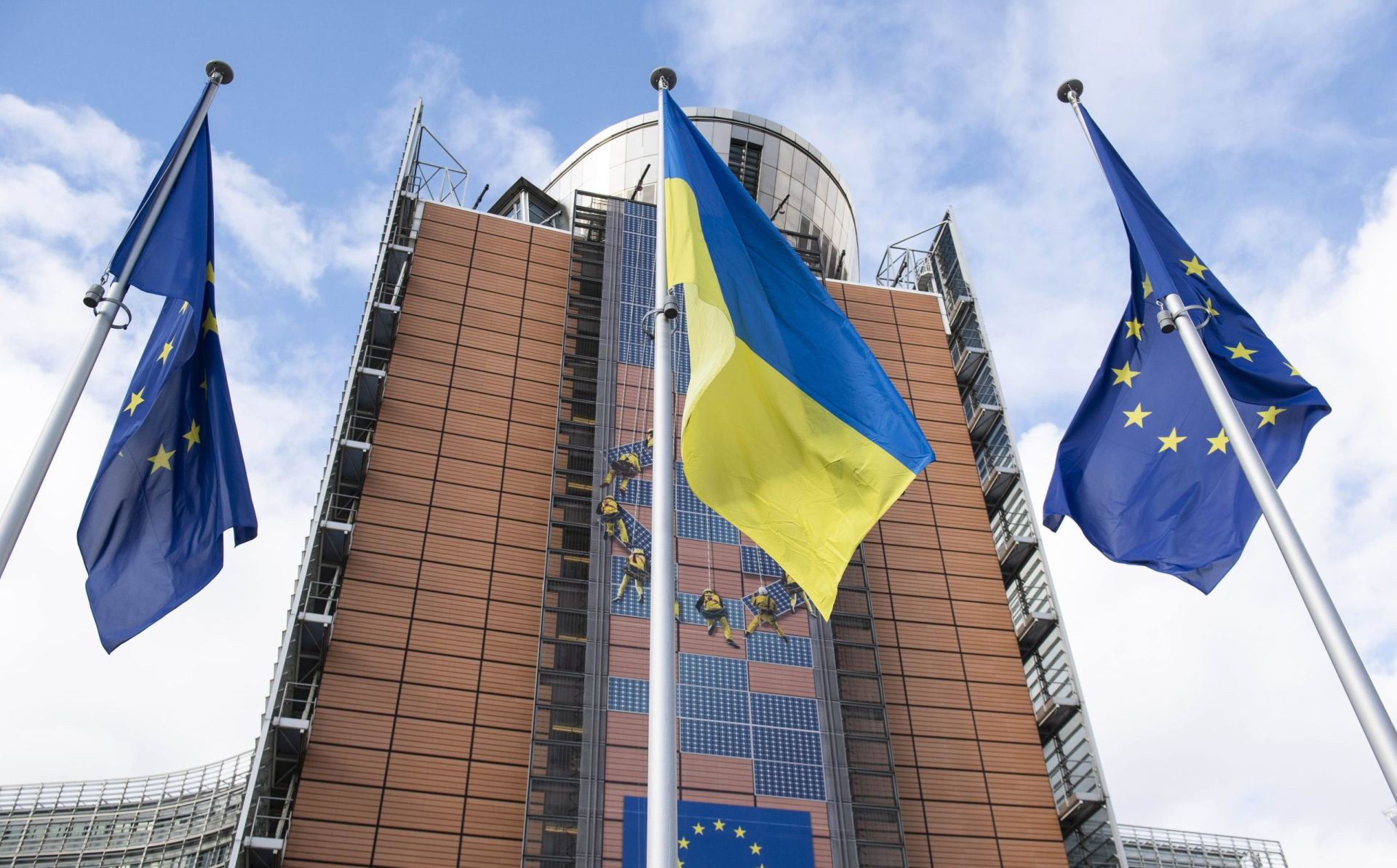 Рада ЄС затвердила виділення Україні 3,5 млрд євро: куди будуть спрямовані кошти Рада ЄС затвердила виділення Україні 3,5 млрд євро: куди будуть спрямовані кошти