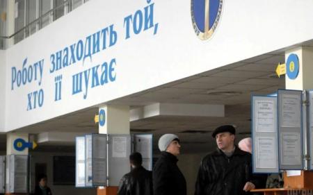 Украине нужно будет завозить по 400 тыс. трудовых мигрантов в год – экономист Олег Пендзин