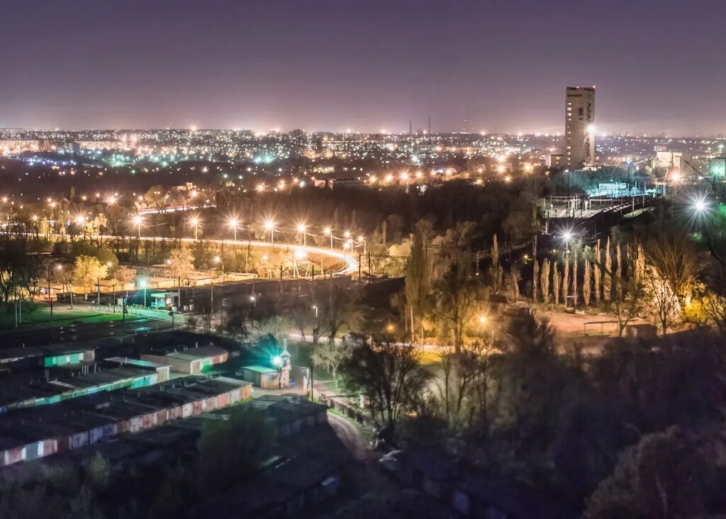 Росія вдарила по підприємству у Кривому Розі: загинули чотири людини, є поранені