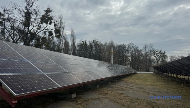 У Чорнобилі побудували об’єкт відновлювальної енергетики – потужну сонячну електростанцію У Чорнобилі побудували об’єкт відновлювальної енергетики – потужну сонячну електростанцію